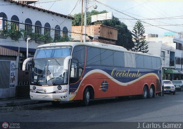 Expresos Occidente 084 por J. Carlos G�mez