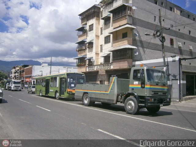 Metrobus Caracas GRUA-02 por Edgardo Gonz�lez