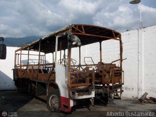 En Chiveras Abandonados Recuperaci�n 166 por Alberto Bustamante