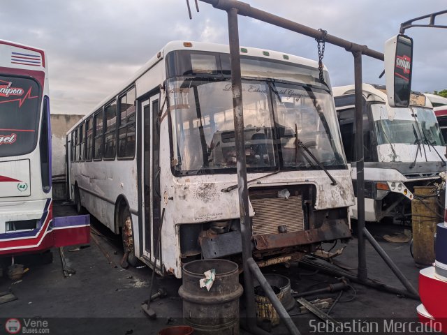 En Chiveras Abandonados Recuperaci�n 998 por Sebasti�n Mercado