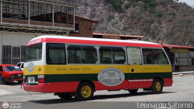 Particular o Desconocido 1925 por Leonardo Saturno