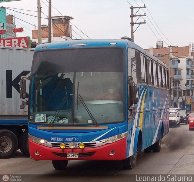 Transporte Tur�stico Josselin 967 por Leonardo Saturno