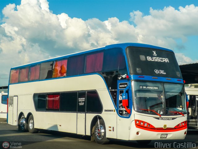 Particular o Desconocido 0228 por Oliver Castillo