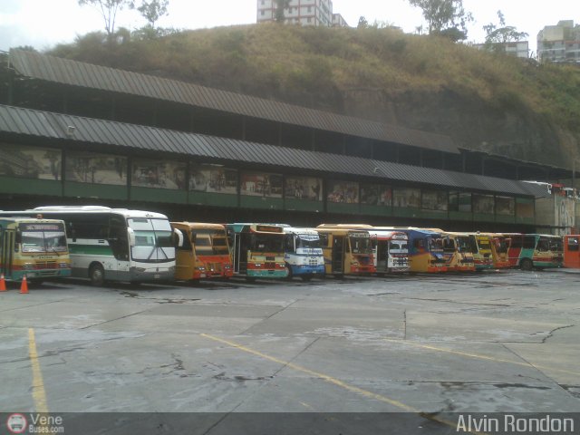 Garajes Paradas y Terminales Caracas por Alvin Rond�n