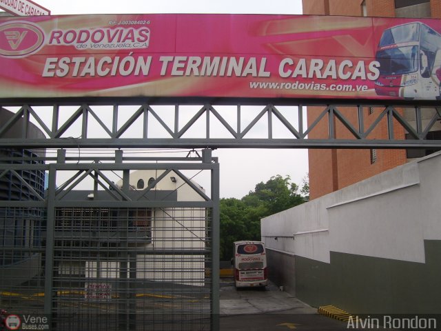 Garajes Paradas y Terminales Caracas por Alvin Rondn