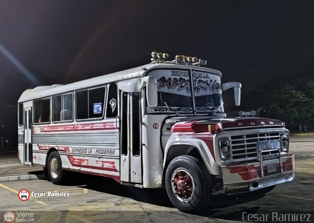 Expresos La Moderna 70 por C�sar Ram�rez