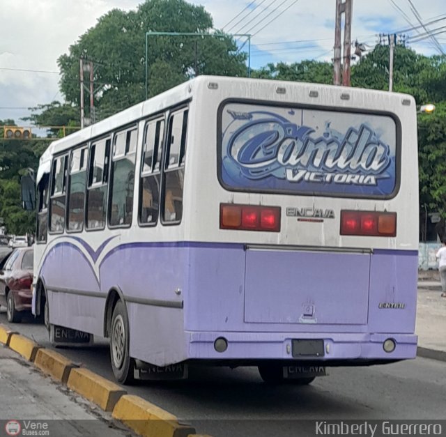 Particular o Desconocido 00000 por Kimberly Guerrero