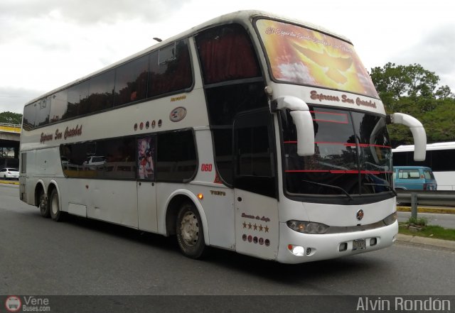 Expresos San Crist�bal 060 por Alvin Rond�n