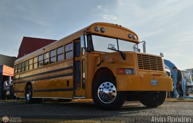 Particular o Desconocido AR-999 por Alvin Rond�n