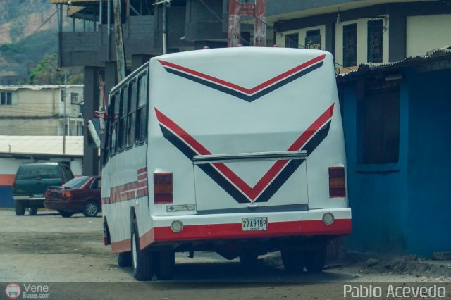 Particular o Desconocido Morros por Pablo Acevedo