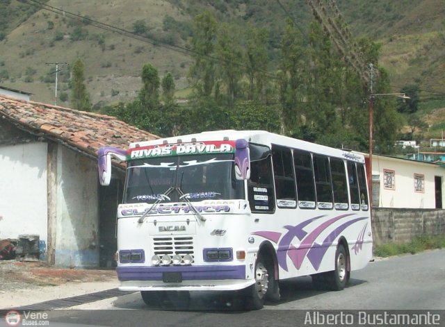 L�nea Rivas D�vila 0008 por Alberto Bustamante