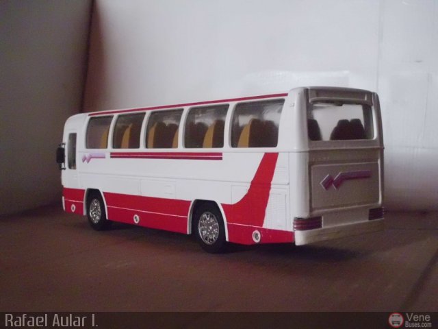 Maquetas y Miniaturas AEROBUSES VZLA por Rafael Aular