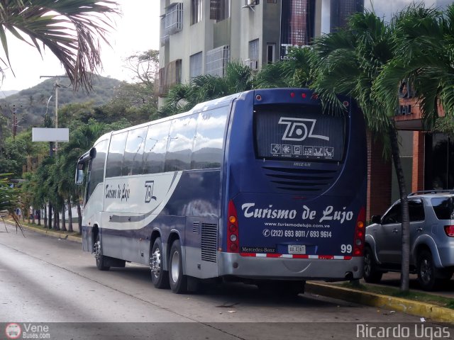 Turismo de Lujo 099 por Ricardo Ugas