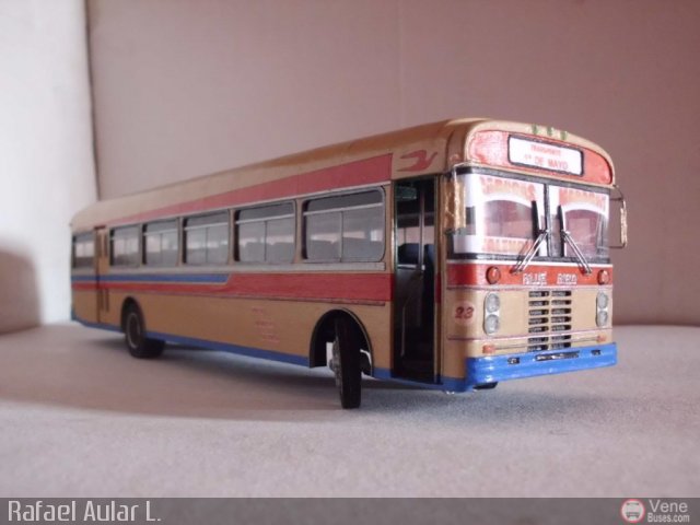 Maquetas y Miniaturas 23 Transporte 1ro de Mayo por Rafael Aular