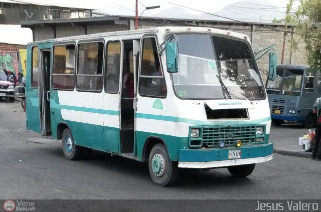 MI - L�nea Independencia 27 por Jes�s Valero