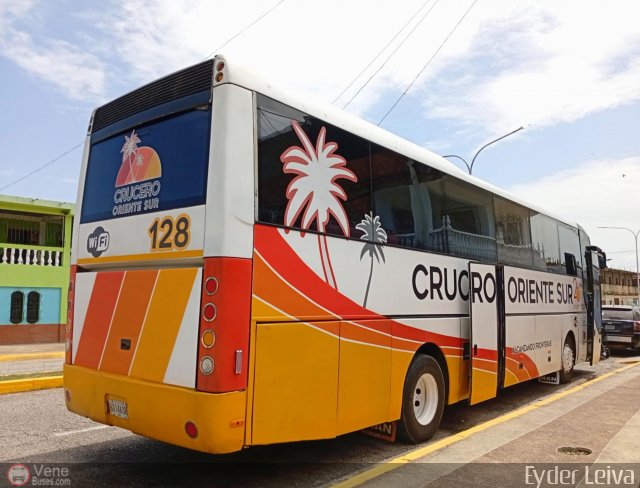 Cruceros Oriente Sur 128 por Eyder Leiva