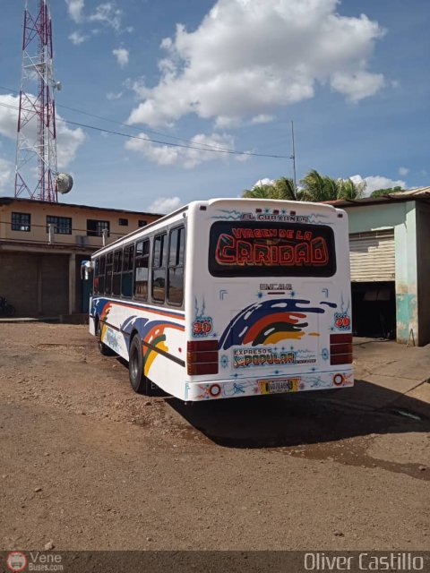 Expresos La Popular 30 por Oliver Castillo