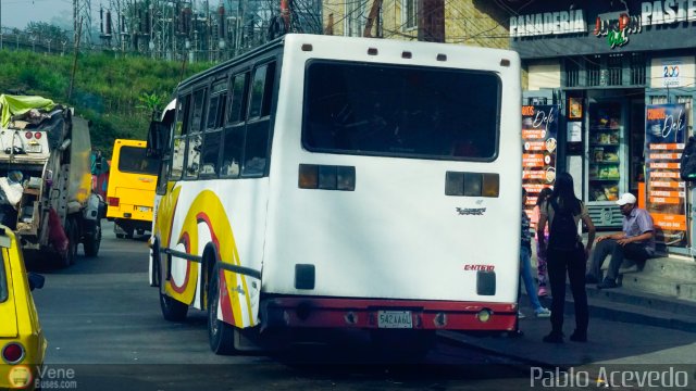 U.C. Catia - El Junquito 073 por Pablo Acevedo