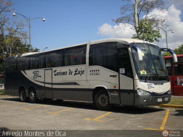Turismo de Lujo 102 por Alfredo Montes de Oca