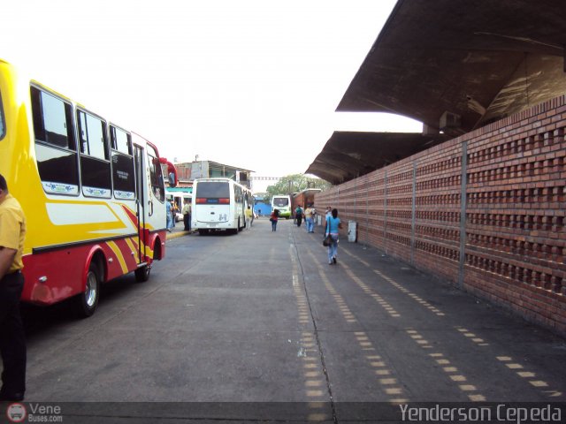 Garajes Paradas y Terminales San Cristobal por Yenderson Cepeda