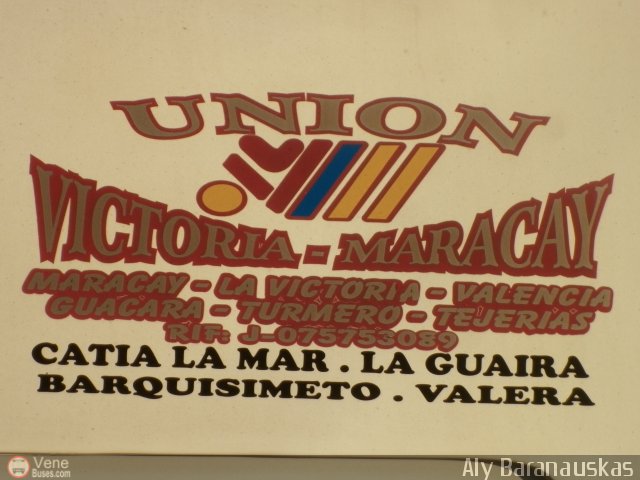 Unin Victoria 13 por Aly Baranauskas