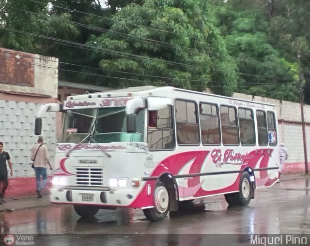 U.C. Catia - El Junquito 044 por Miguel Pino