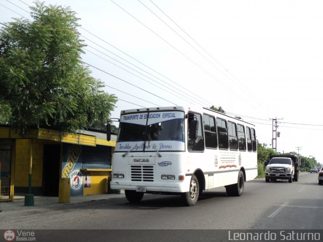 Particular o Desconocido 989 por Leonardo Saturno