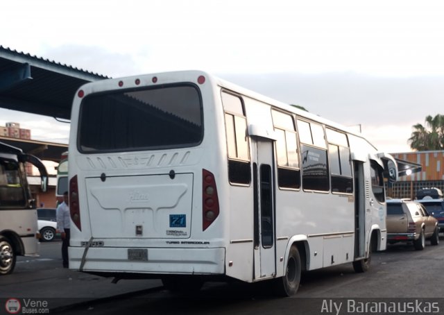 L�nea La Pastora 74 por Aly Baranauskas