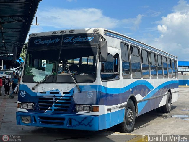 Transporte El Esfuerzo 20 por Eduardo Mej�as
