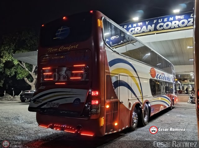 Expresos Occidente 325 por C�sar Ram�rez