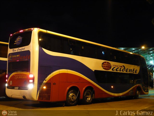 Expresos Occidente 182 por J. Carlos G�mez