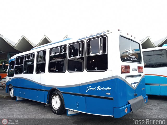 L�nea 1ero de Octubre 002 por Jos� Brice�o