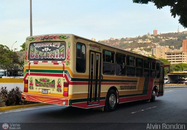 Cooperativa Canaima 46 por Alvin Rond�n