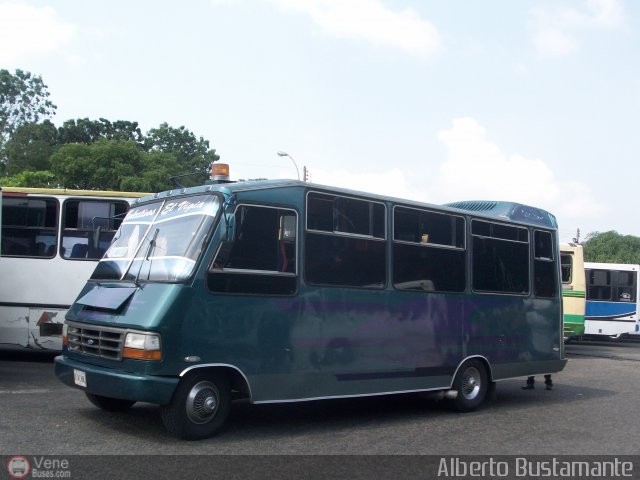 Colectivos El Viga 35 por Alberto Bustamante