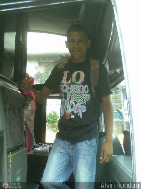 Nuestra gente Alvin por Alvin Rond�n