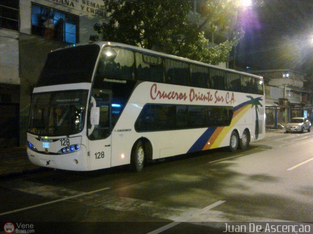 Cruceros Oriente Sur 128 por Juan De Ascen��o