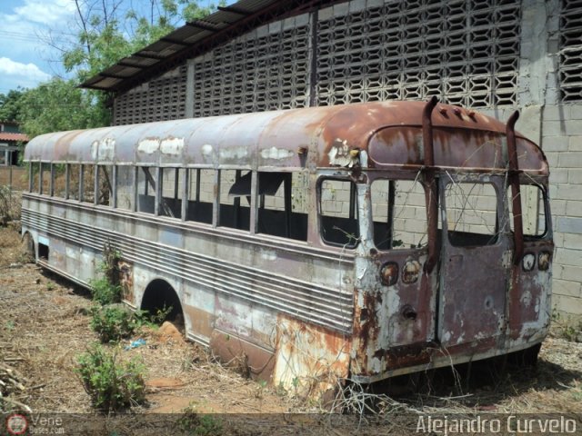 En Chiveras Abandonados Recuperaci�n 1020 por Alejandro Curvelo