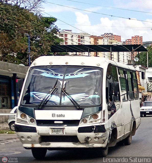 Particular o Desconocido 04 por Leonardo Saturno