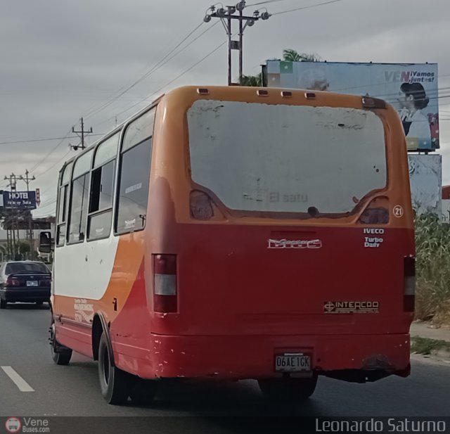 Particular o Desconocido 21 por Leonardo Saturno