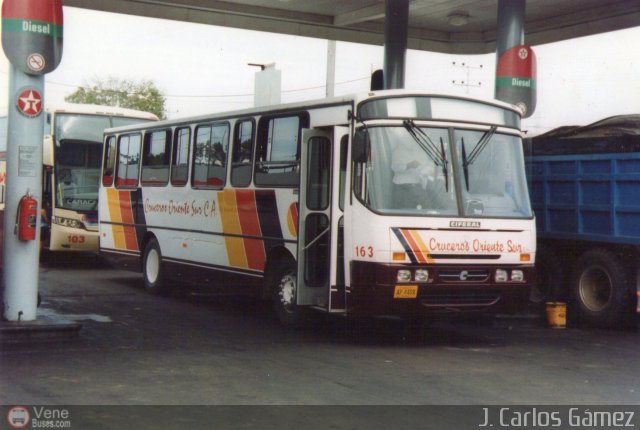 Cruceros Oriente Sur 163 por J. Carlos G�mez