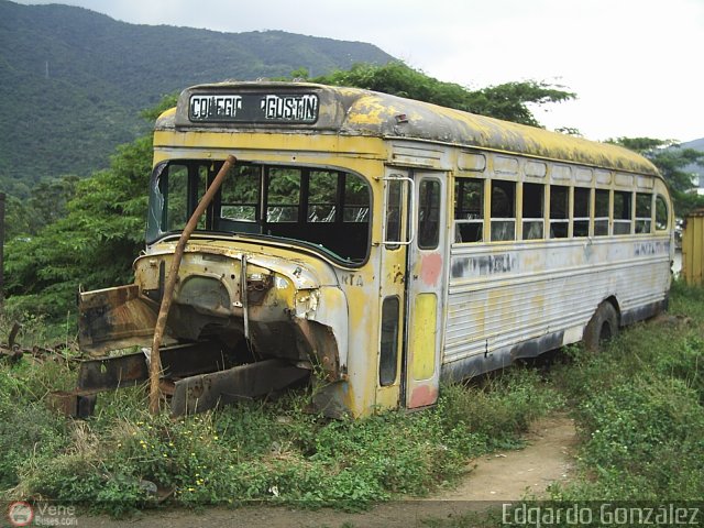 En Chiveras Abandonados Recuperación por Edgardo González