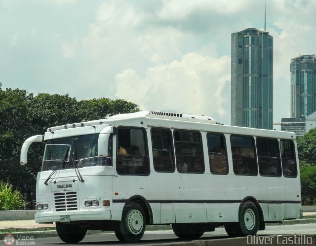 Particular o Desconocido 759 por Oliver Castillo