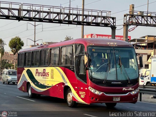 Empresa de Transporte Per� Bus S.A. 727 por Leonardo Saturno