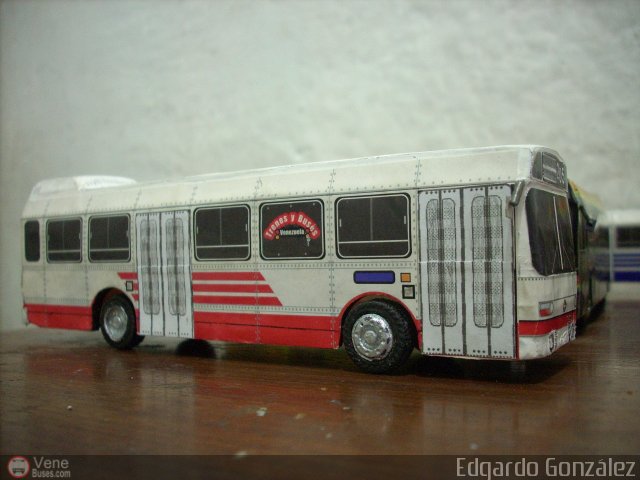 Maquetas y Miniaturas 205 por Edgardo Gonz�lez