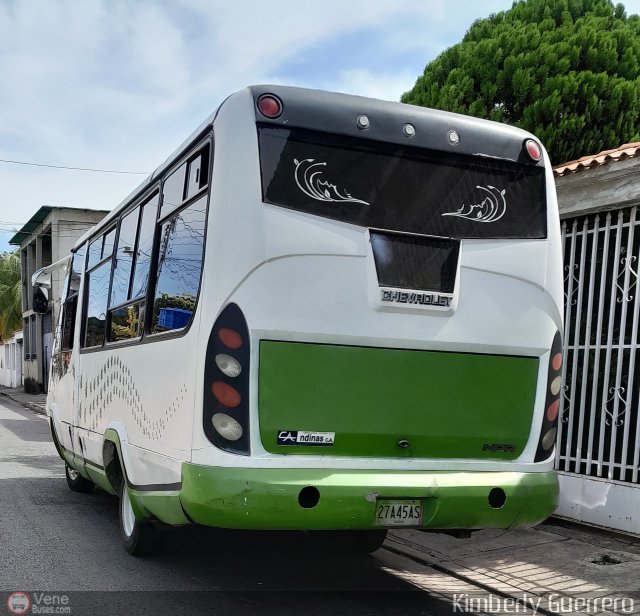 Particular o Desconocido 00000 por Kimberly Guerrero