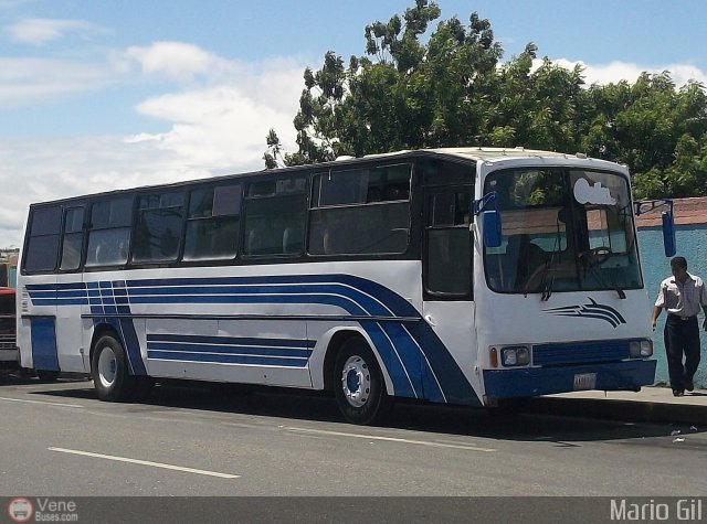 L�nea Duaca 24 por Mario Gil