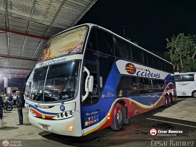 Expresos Occidente 437 por C�sar Ram�rez