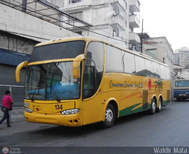 Cruceros Oriente Sur 134 por Waldir Mata