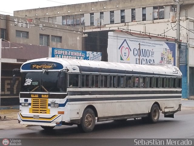 ZU - Ra�l Leoni 35 por Sebasti�n Mercado