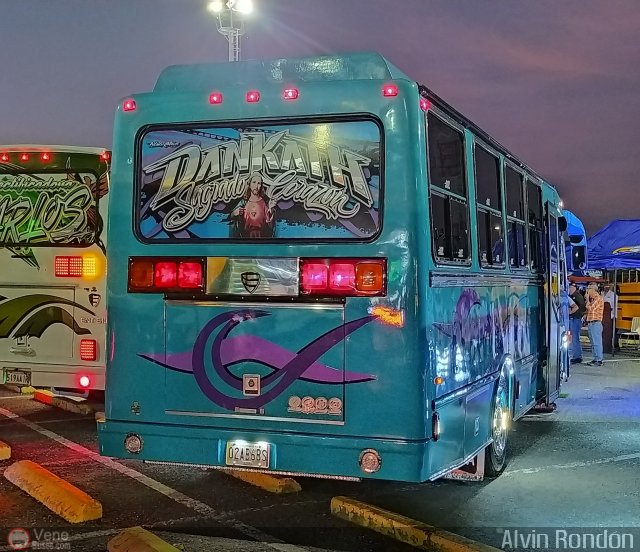 Particular NO USAR M�S 41 por Alvin Rond�n